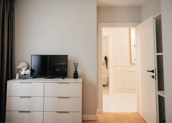 Апартаменти Harmony North Two Bedroom Бухарест